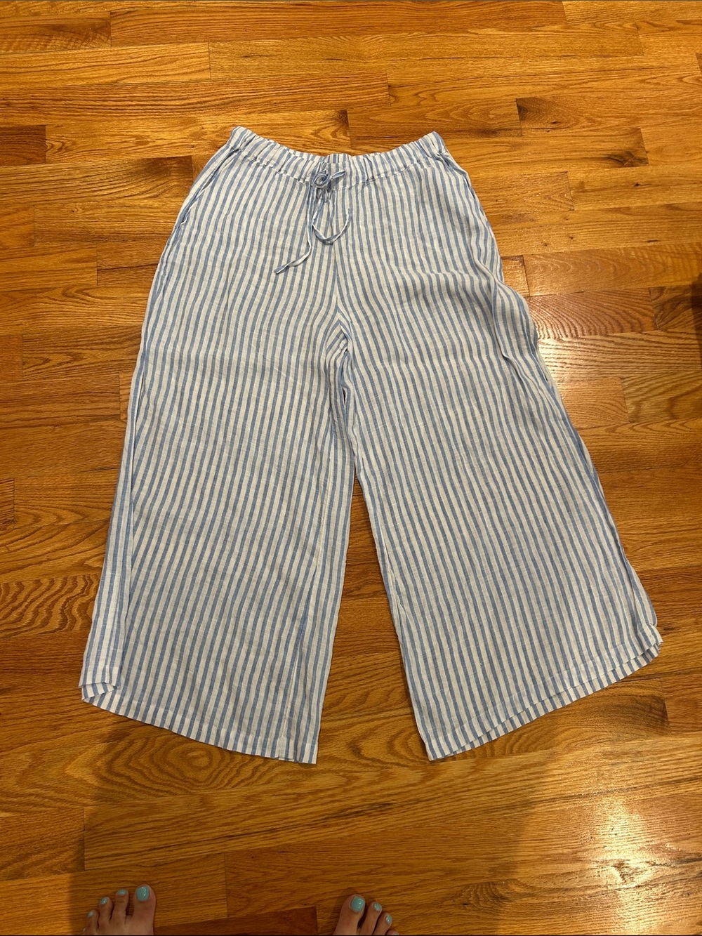 Vineyard Vines Blue and White Striped Wide-Leg pants women like new